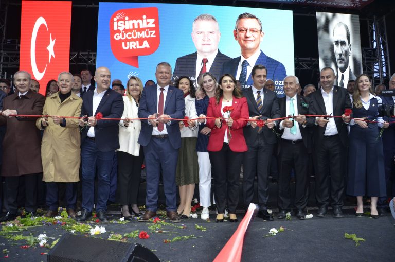 CHP URLA BELEDİYE BAŞKAN ADAYI SELÇUK BALKAN’DAN GÖRKEMLİ SEÇİM OFİSİ AÇILIŞI!