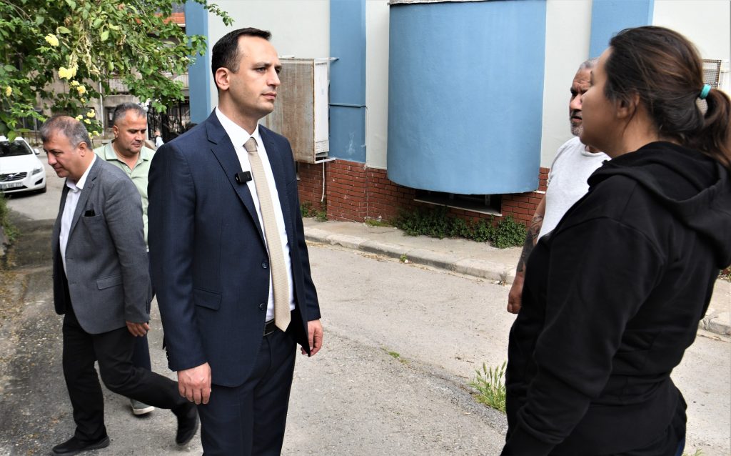 Bornova Belediye Başkanı Ömer Eşki, seçim sonrası mahallelere gerçekleştirdiği teşekkür gezilerine eski köy yerleşimi olan Kavaklıdere ile devam etti