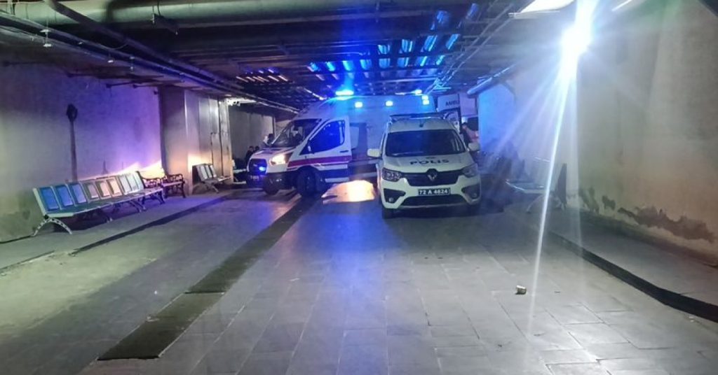 Evinin önünde beklerken başından vuruldu!