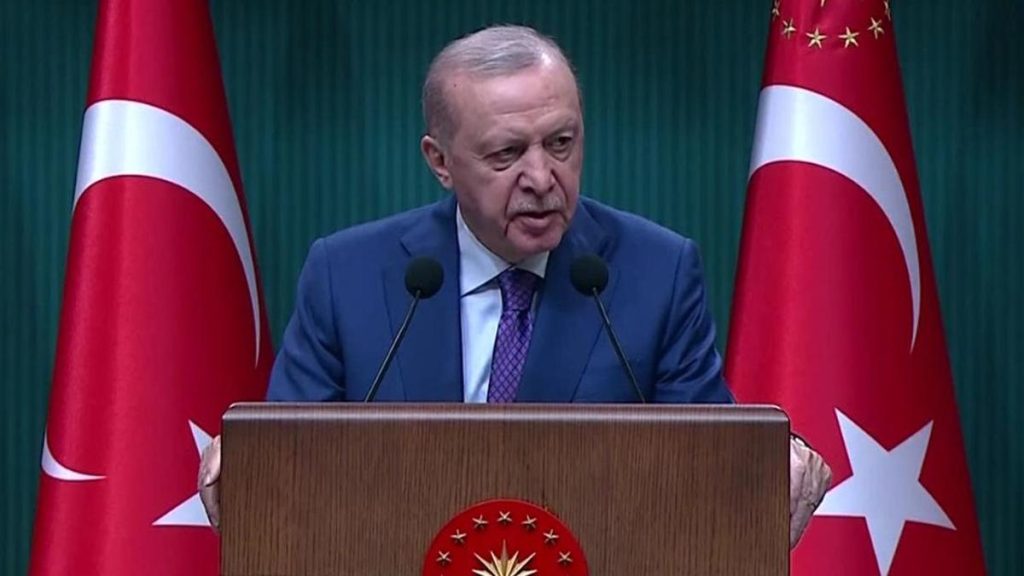 SON DAKİKA HABERİ: Cumhurbaşkanı Erdoğan: CHP’deki tartışmaların içinde yokuz