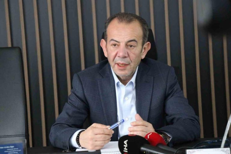 Tanju Özcan da istifa etti!