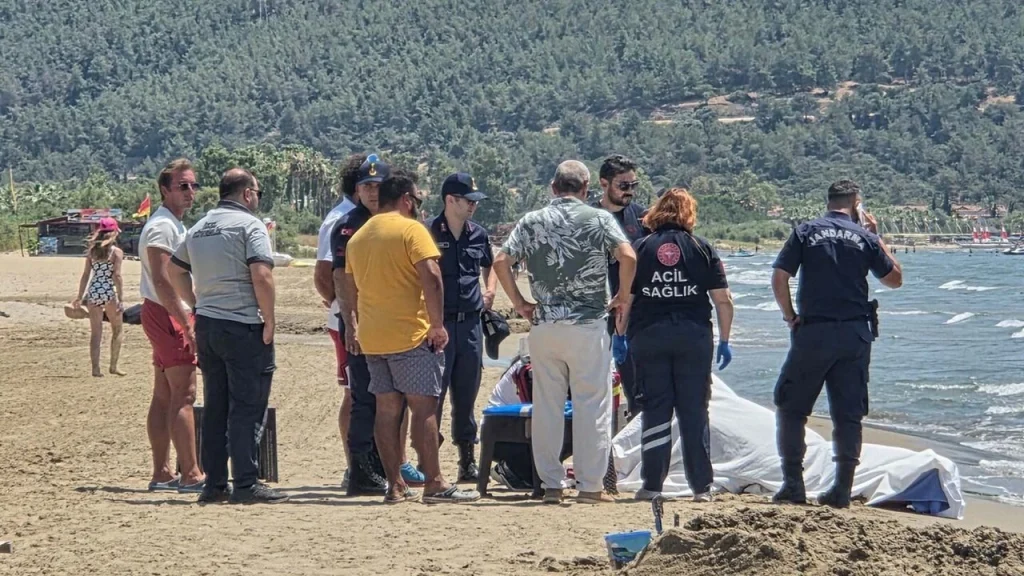 İzmir’de Sahilde Kimliği Belirsiz Erkek Cesedi Bulundu