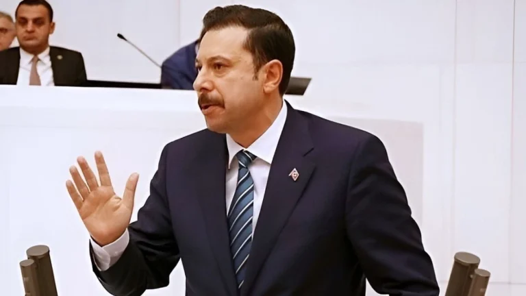 AK Partili Kaya’dan İzmir Körfezi çıkışı: “Önce dereleri temizleyin, sonra dip çamurunu konuşun”