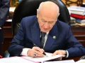AA-20260804-42137875-42137874-MHP_GENEL_BASKANI_DEVLET_BAHCELIDEN_CERCEVE_YASA_IMZASI-820142
