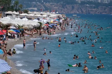 reA6-antalyada-hissedilen-sicaklik-42-dereceye-ulasti
