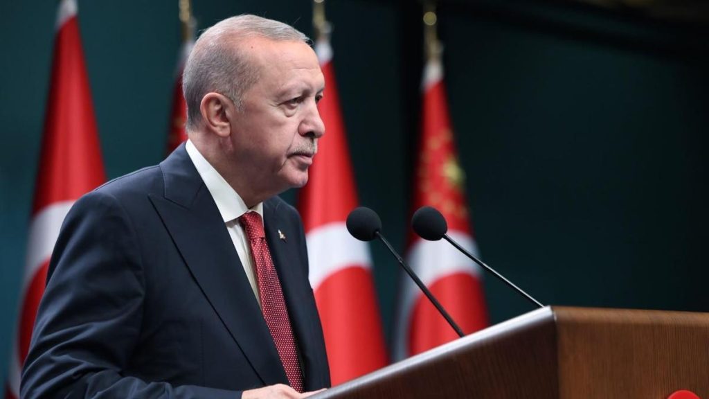 Cumhurbaşkanı Erdoğan: Milletimizin hak ve hukukunun korunması bizim kırmızı çizgimizdir