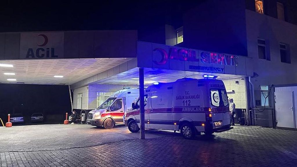 İzmir’de gıda zehirlenmesi şüphesi! 80 işçi hastane kaldırıldı